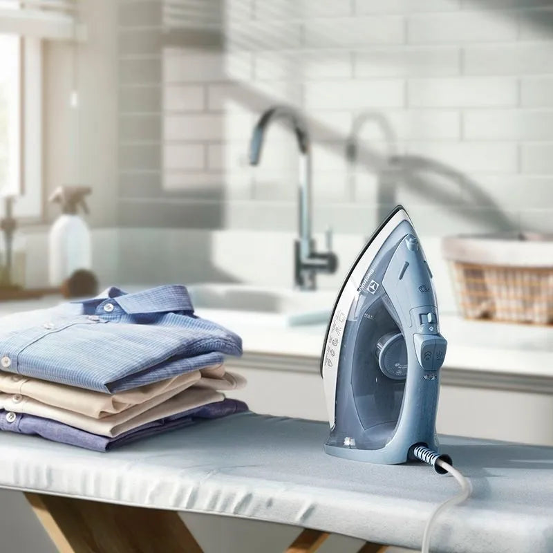 Plancha Electrolux a vapor y seco - ESI10