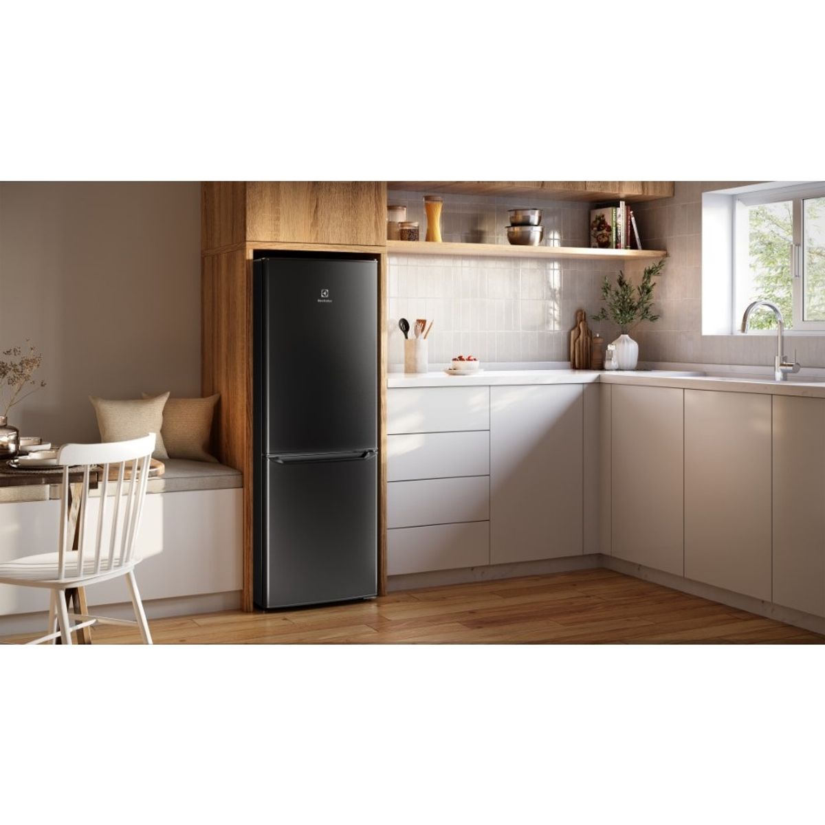 Nevera ELECTROLUX 166 lts black - ERB163HB