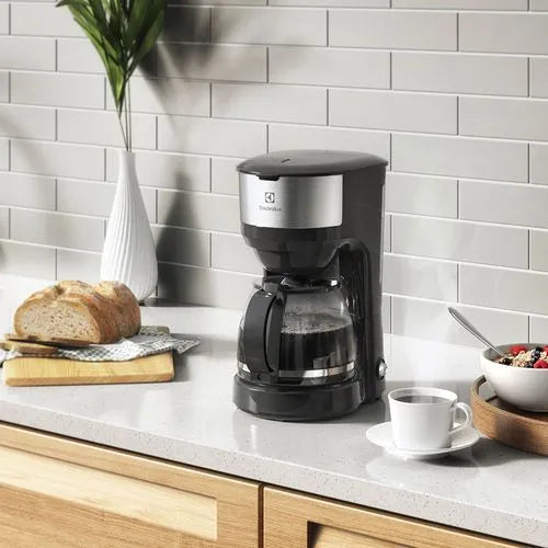 Cafetera Eléctrica Electrolux 1.2L 30 Tazas Función Mantener Caliente Negra - ECM20