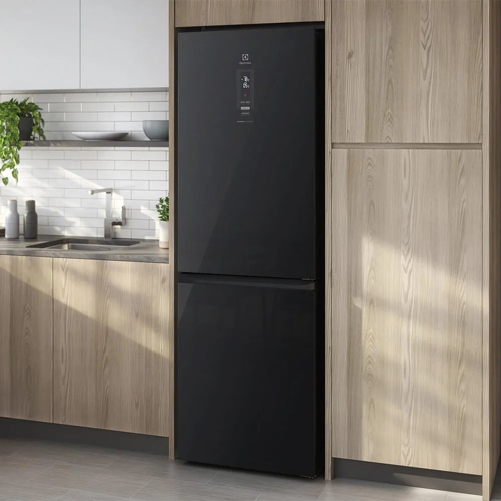 Nevera Electrolux Congelador Inferior No Frost 323L Inverter Negro - ERBB32N3HXB