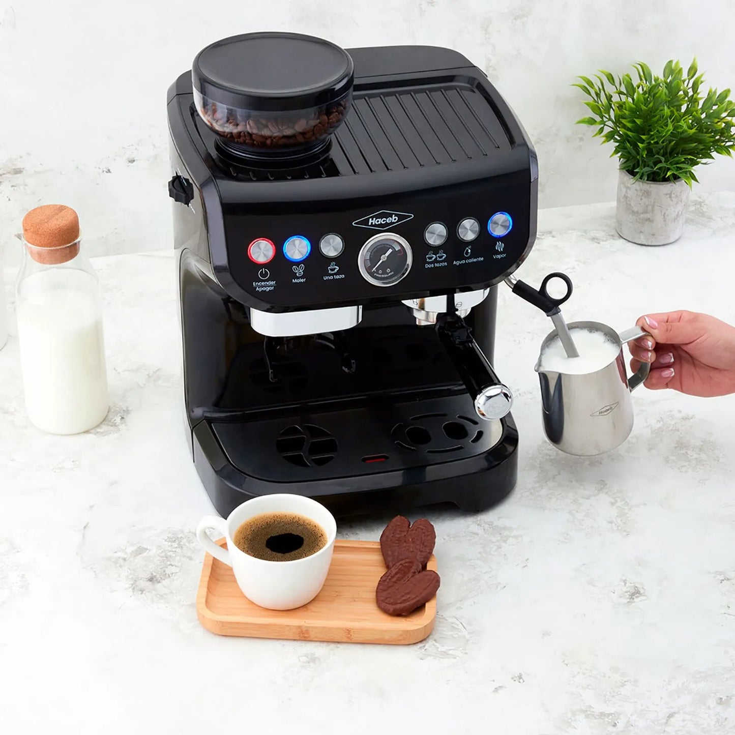Máquina de café Haceb con molino integrado Negra- Logística Haceb