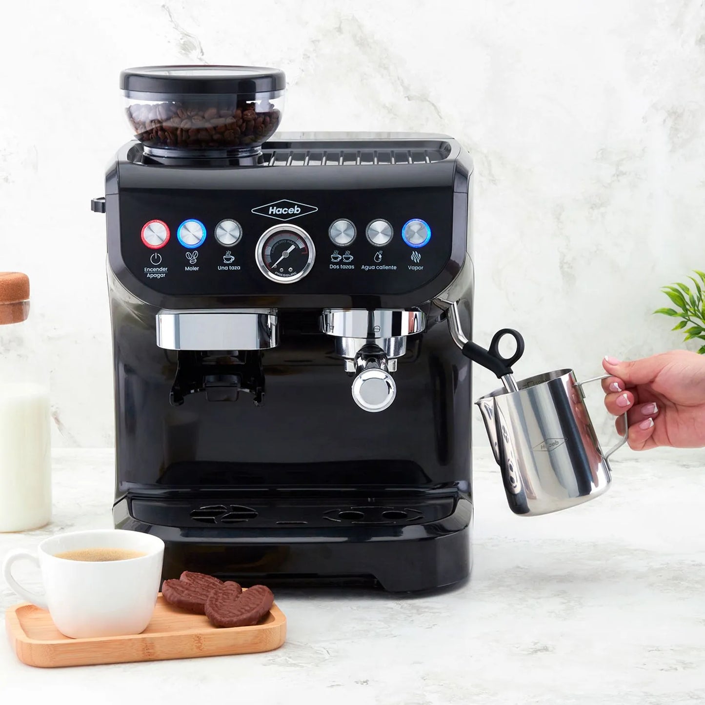 Máquina de café Haceb con molino integrado Negra- Logística Haceb