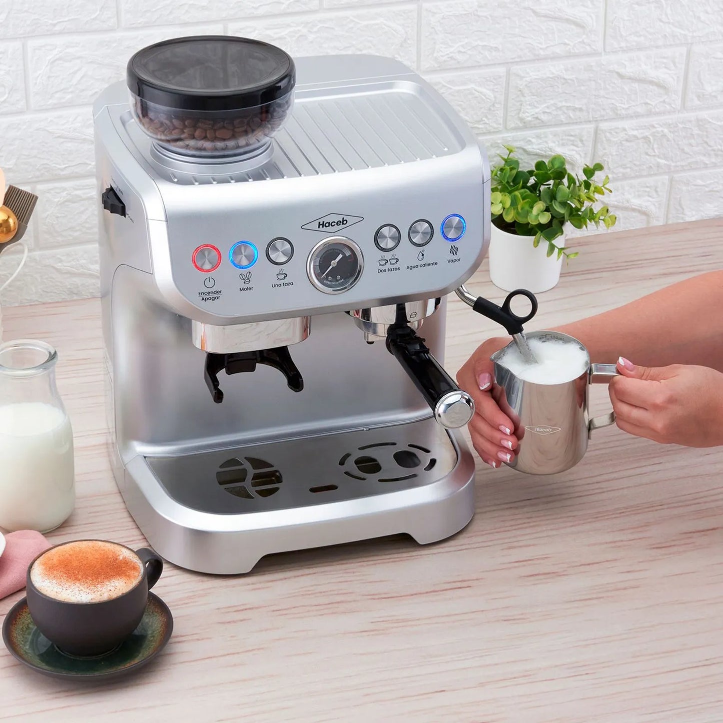Máquina de café Haceb con molino integrado Inox- Logística Haceb